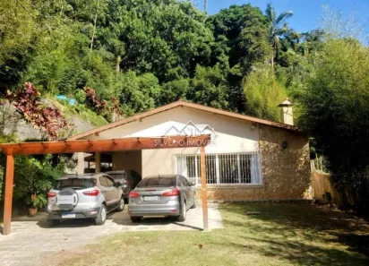 Casa com 3 Quartos à venda, 150m² no Valparaíso, Petrópolis
