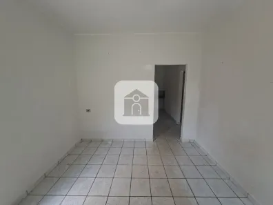 Casa com 2 Quartos para alugar, 60m² no Presidente Roosevelt, Uberlândia
