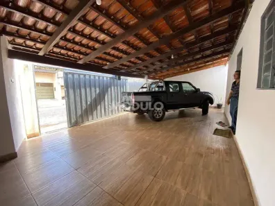 Casa com 3 Quartos à venda, 250m² no Planalto, Uberlândia