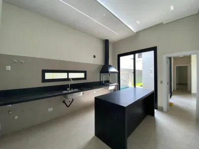 Casa de Condomínio com 3 Quartos à venda, 160m² no Condomínio Belvedere II, Cuiabá