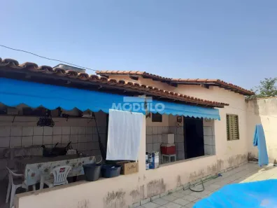 Casa com 3 Quartos à venda, 159m² no Santa Mônica, Uberlândia