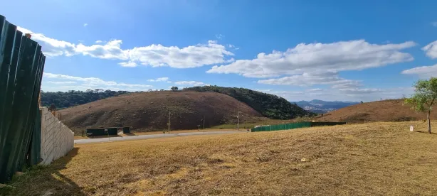 Lote/Terreno à venda, 451m² no São Pedro, Juiz de Fora