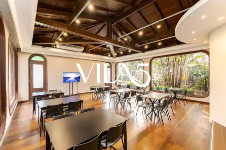 Sala Comercial com 8 Quartos à venda, 778m² no São Lourenço, Curitiba