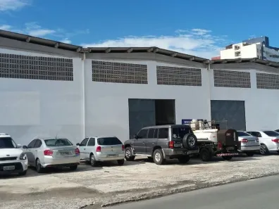 Galpão/Depósito/Armazém para alugar, 230m² no Pitangueiras, Lauro de Freitas