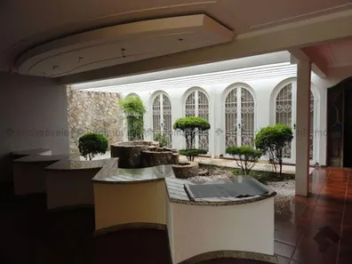 com 5 Quartos para alugar, 700m² no Jardim dos Estados, Campo Grande