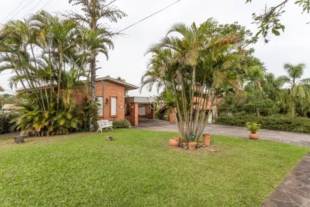 Casa de Condomínio com 5 Quartos à venda, 300m² no Cavalhada, Porto Alegre