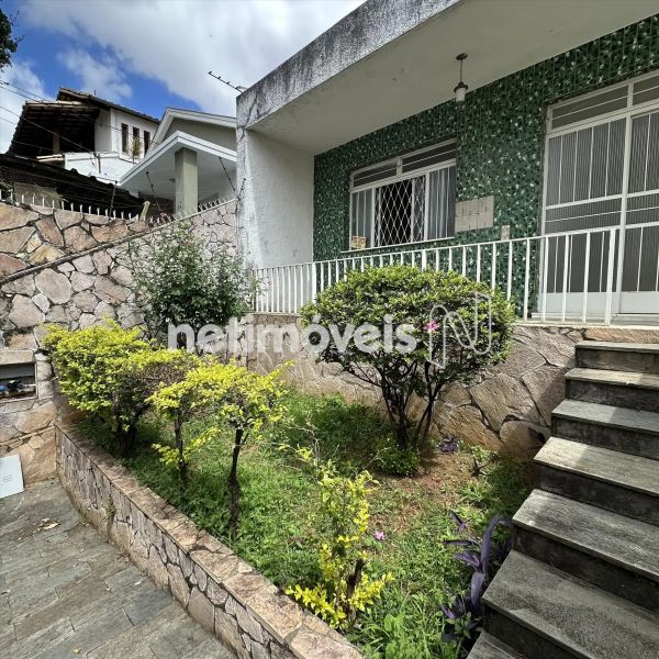 Casa com 5 quartos — Caiçaras, Belo Horizonte