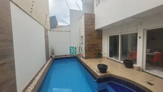 Sobrado com 4 Quartos à venda, 242m² no Jardim Paris, Maringá