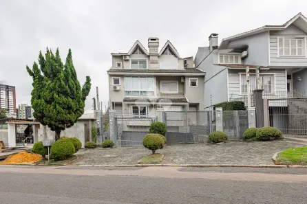 Casa com 3 Quartos à venda, 226m² no Chácara das Pedras, Porto Alegre