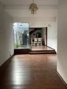 Sobrado com 4 Quartos para alugar, 218m² no Vila Mascarenhas Ferraz, São José dos Campos