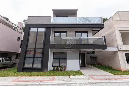 Casa de Condomínio com 3 Quartos para venda ou aluguel, 192m² no Santo Inácio, Curitiba