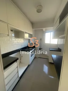 Apartamento com 3 Quartos para alugar, 67m² no Presidente Roosevelt, Uberlândia