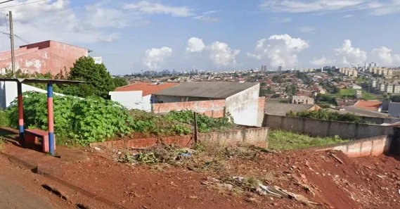 Lote/Terreno à venda, 261m² no Conjunto Parigot de Souza 3, Londrina