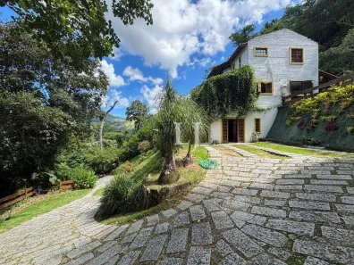 Casa de Condomínio com 4 Quartos à venda, 420m² no Pedro do Rio, Petrópolis