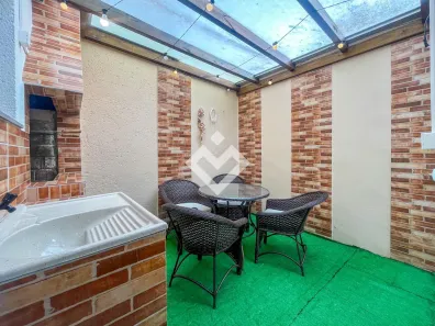 Casa com 2 Quartos para alugar, 82m² no Tomazetti, Santa Maria