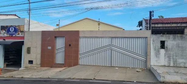 Casa com 4 Quartos à venda, 300m² no Jabotiana, Aracaju