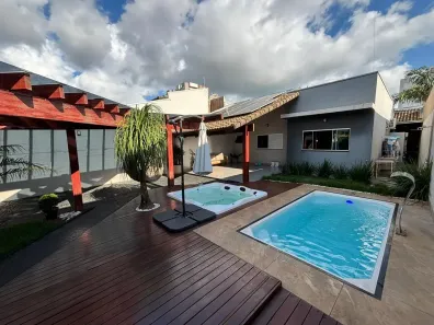 Casa com 3 Quartos à venda, 157m² no Novo Mundo, Uberlândia