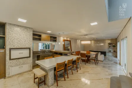 Casa com 4 Quartos à venda, 251m² no Rebouças, Curitiba