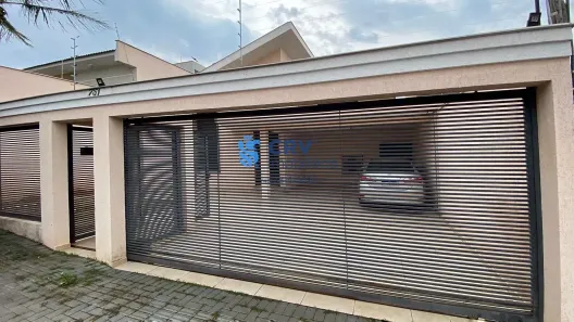 Casa com 3 Quartos à venda, 275m² no Jardim Tókio, Londrina