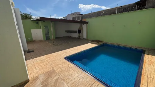 Casa com 3 Quartos para alugar, 180m² no Plano Diretor Norte, Palmas