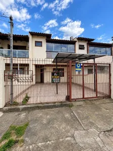 Sobrado com 3 Quartos à venda, 126m² no Sumaré, Alvorada