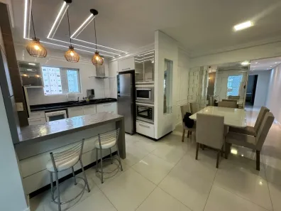 Apartamento com 3 Quartos para alugar, 130m² no Centro, Balneário Camboriú
