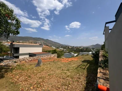Lote/Terreno à venda, 705m² no San Fernando Valley, Atibaia