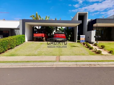 Casa de Condomínio com 3 Quartos à venda, 130m² no Laranjeiras, Uberlândia