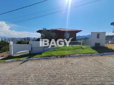 Casa com 3 Quartos para alugar, 220m² no Passa Vinte, Palhoça
