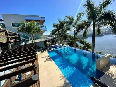 Sobrado com 4 Quartos à venda, 750m² no Centro, Igaratá