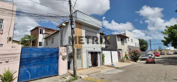 Casa com 10 Quartos à venda, 347m² no Serrinha, Fortaleza