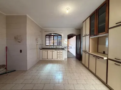 Casa com 3 Quartos para alugar, 129m² no Vila Bertini, Americana