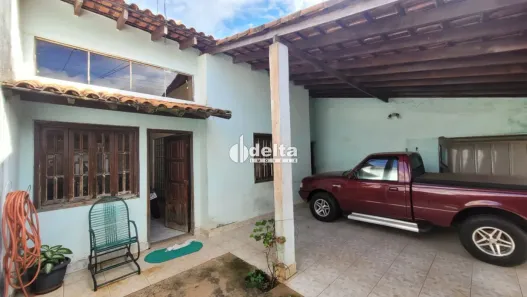 Casa com 4 Quartos à venda, 150m² no Marta Helena, Uberlândia