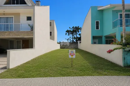 Lote/Terreno à venda, 207m² no Uberaba, Curitiba