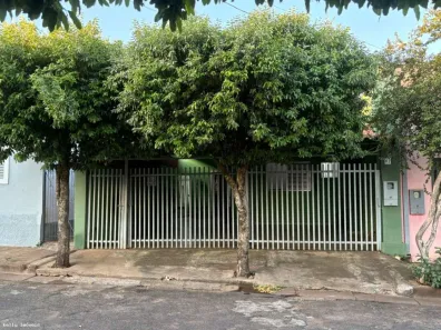 Casa com 3 Quartos à venda, 193m² no Vila Alegrete, Martinópolis