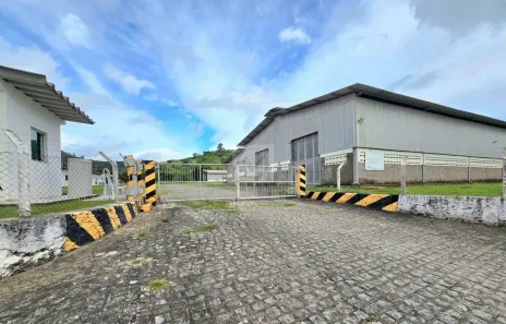 Prédio Comercial para alugar, 2410m² no Centro, Carmópolis