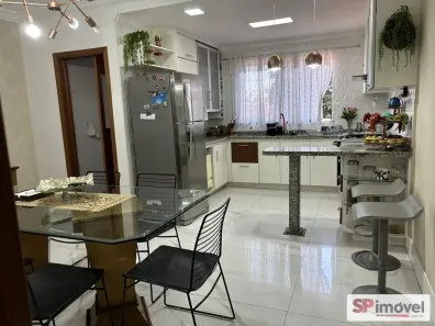 Sobrado com 4 Quartos à venda, 239m² no Vila Floresta, Santo André