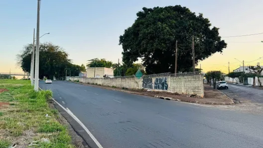 Imóvel Comercial com 2 Quartos para alugar, 77m² no Jardim Alto Alegre, São José do Rio Preto