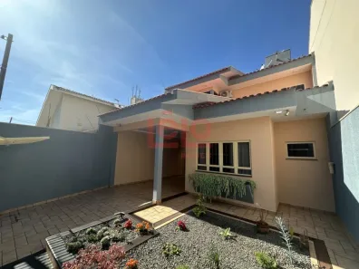 Sobrado com 4 Quartos à venda, 225m² no Zona 07, Maringá