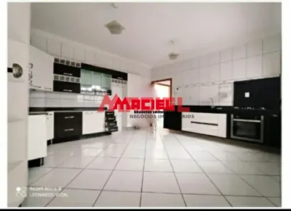 Casa com 2 Quartos à venda, 130m² no Loteamento Villa Branca, Jacareí