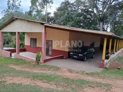 Fazenda/Sítio com 3 Quartos à venda, 152m² no Núcleo Residencial Castelo Branco, São Carlos