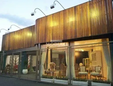 Ponto Comercial para alugar, 450m² no Santa Mônica, Uberlândia