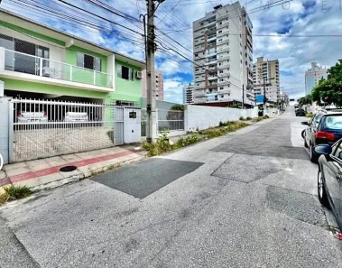 Casa com 5 Quartos à venda, 260m² no Barreiros, São José