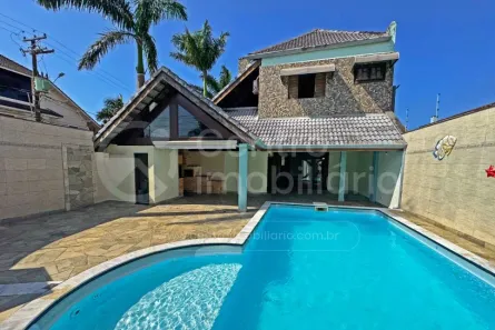Casa com 4 Quartos à venda, 333m² no Centro, Peruíbe