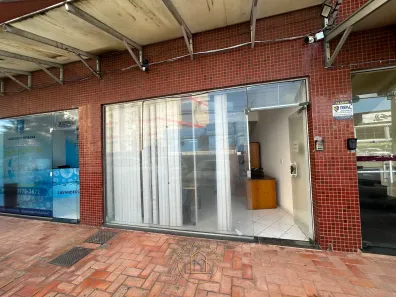 Ponto Comercial para alugar, 49m² no Cajueiros, Macaé