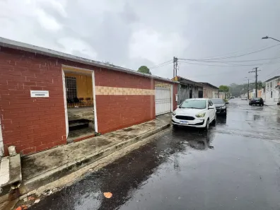 Casa com 3 Quartos à venda, 250m² no Flores, Manaus