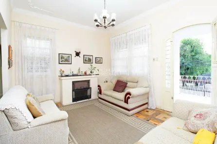 Casa com 3 Quartos à venda, 210m² no Jardim Lindóia, Porto Alegre