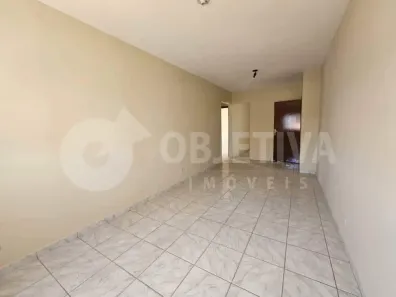 Apartamento com 3 Quartos para alugar, 80m² no Marta Helena, Uberlândia