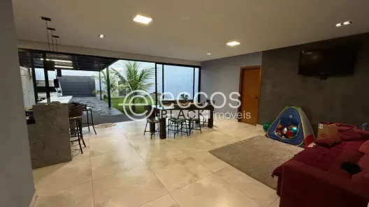 Casa com 2 Quartos à venda, 98m² no Parque das Laranjeiras, Uberaba