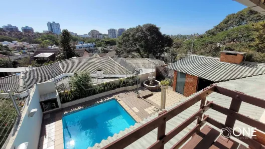 Casa com 4 Quartos à venda, 318m² no Três Figueiras, Porto Alegre